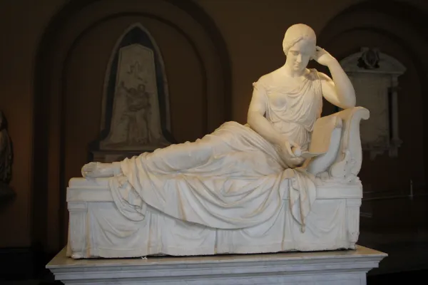 The Real Reason Beauty Standards Change Over Time: History, Culture, and Psychology